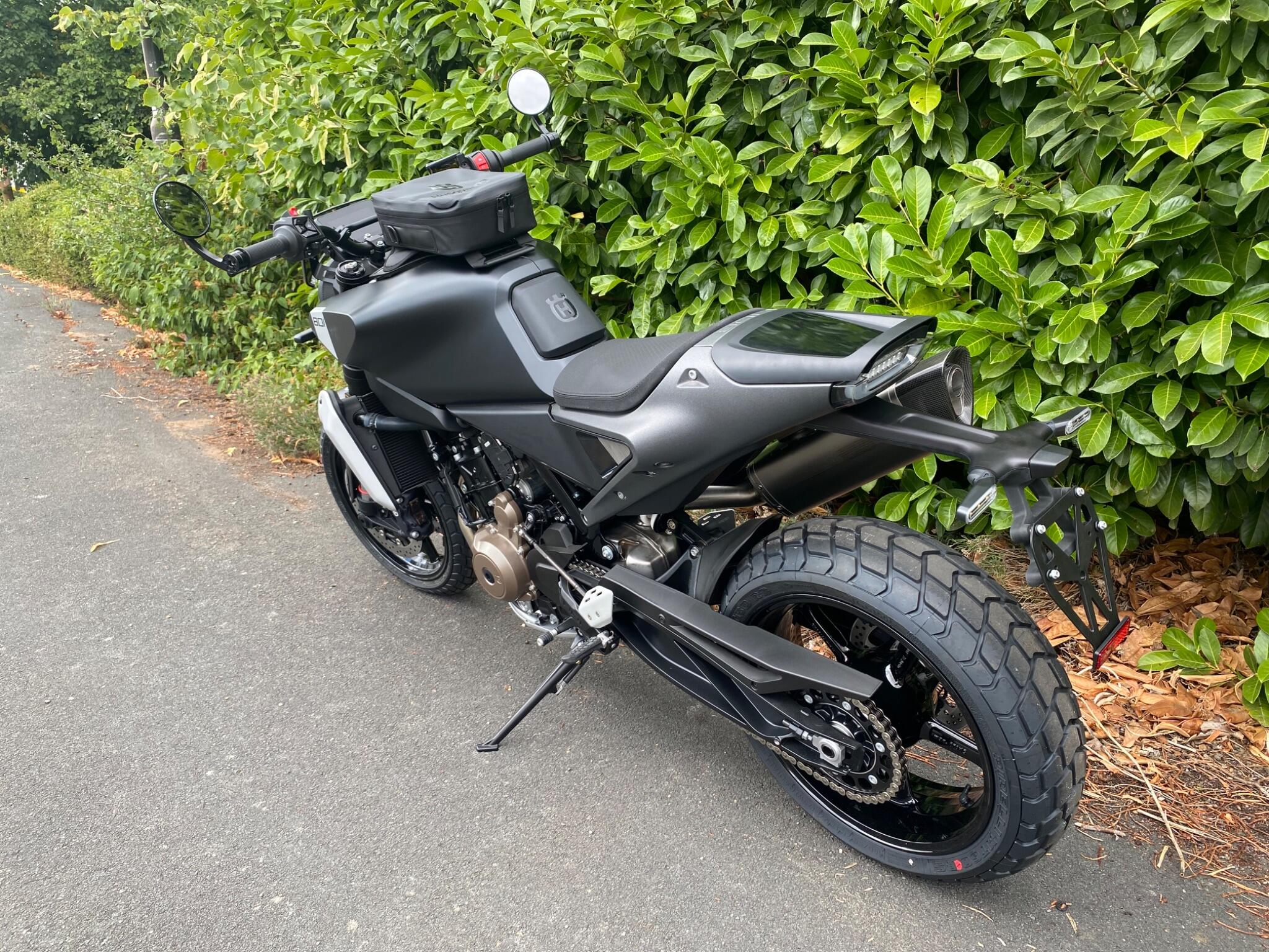 Husqvarna Svartpilen 801